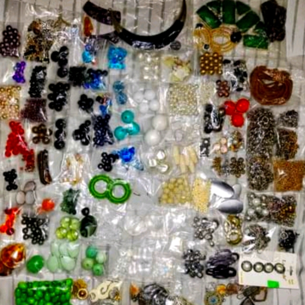 120++ bags of beads++ lot 2